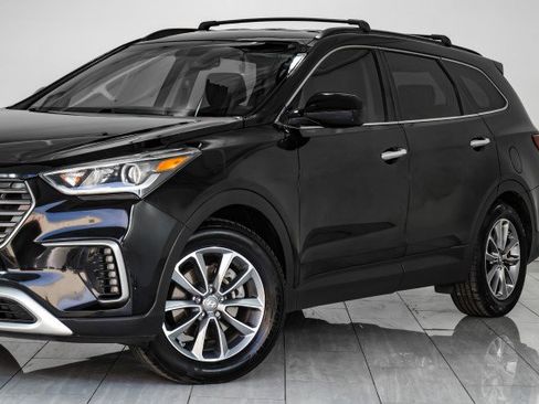 Used 2018 Hyundai Santa Fe SE image 54