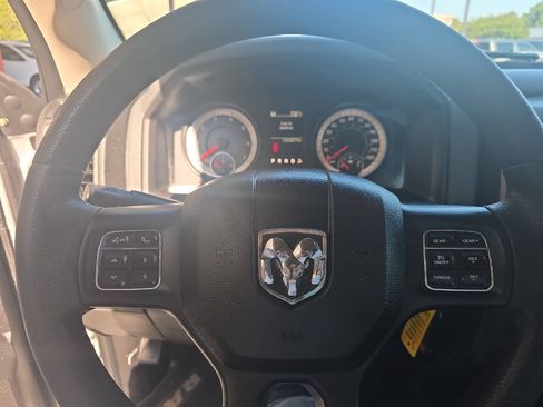 Used 2016 RAM 1500 Express RWD image 8