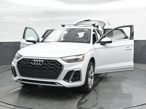 Used 2023 Audi Q5 2.0T Premium Plus AWD/4WD image 45