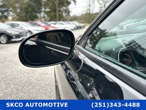 Used 2019 Dodge Challenger SXT image 10