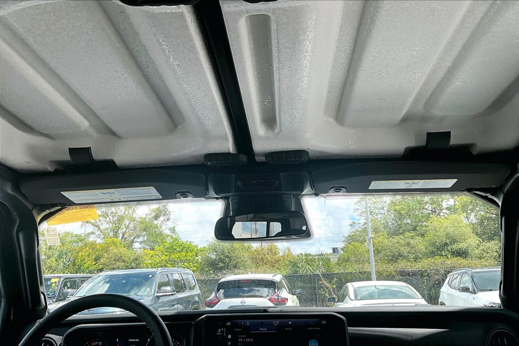 Used 2026 Jeep Wrangler Unlimited Rubicon AWD/4WD image 25
