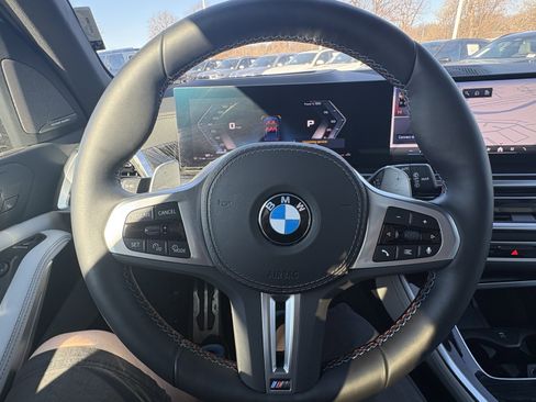 Used 2025 BMW X5 M60i w/ Climate Comfort Package image 18
