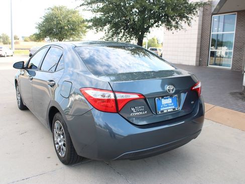 Used 2016 Toyota Corolla LE FWD image 3