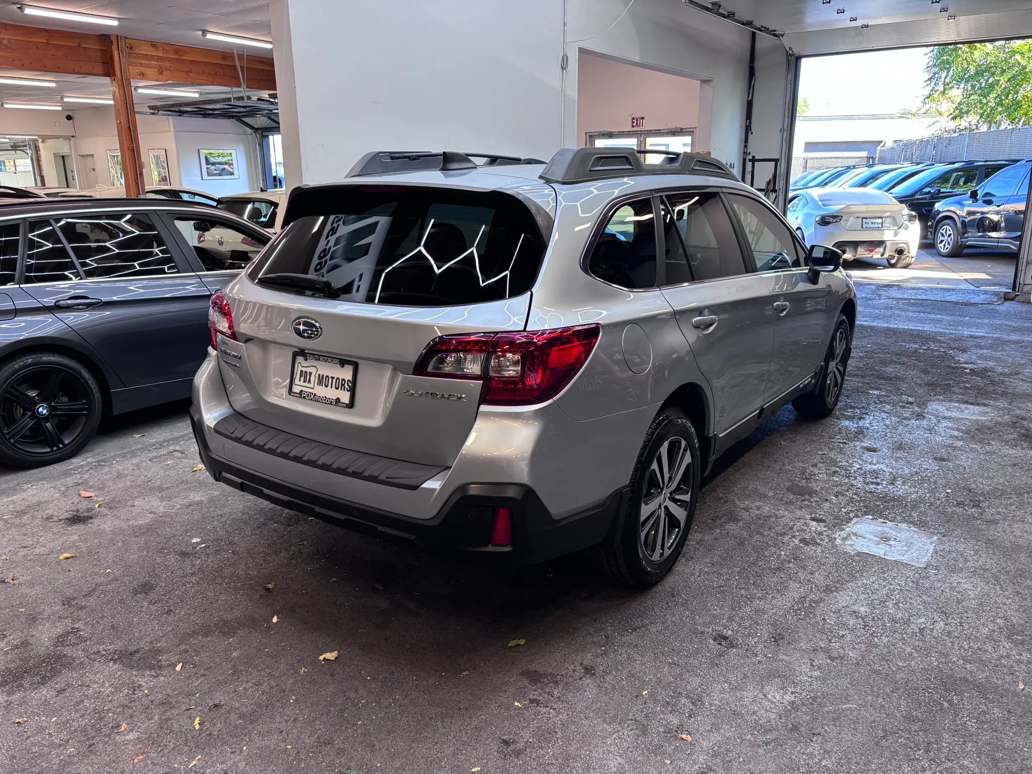 Used 2018 Subaru Outback 2.5i Limited AWD/4WD image 6