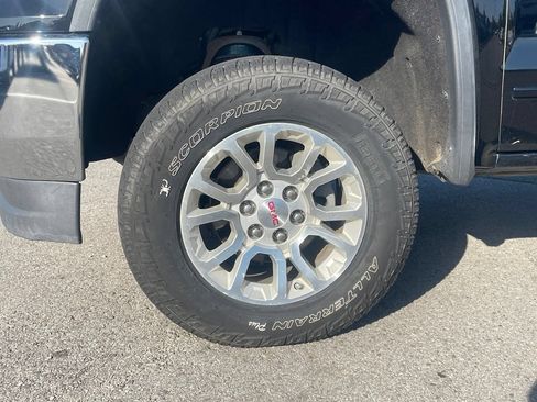 Used 2018 GMC Sierra 1500 SLE w/ SLE Value Package AWD/4WD image 3