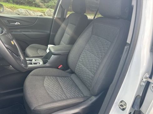 Used 2019 Chevrolet Equinox LT w/ Driver Convenience Package image 12