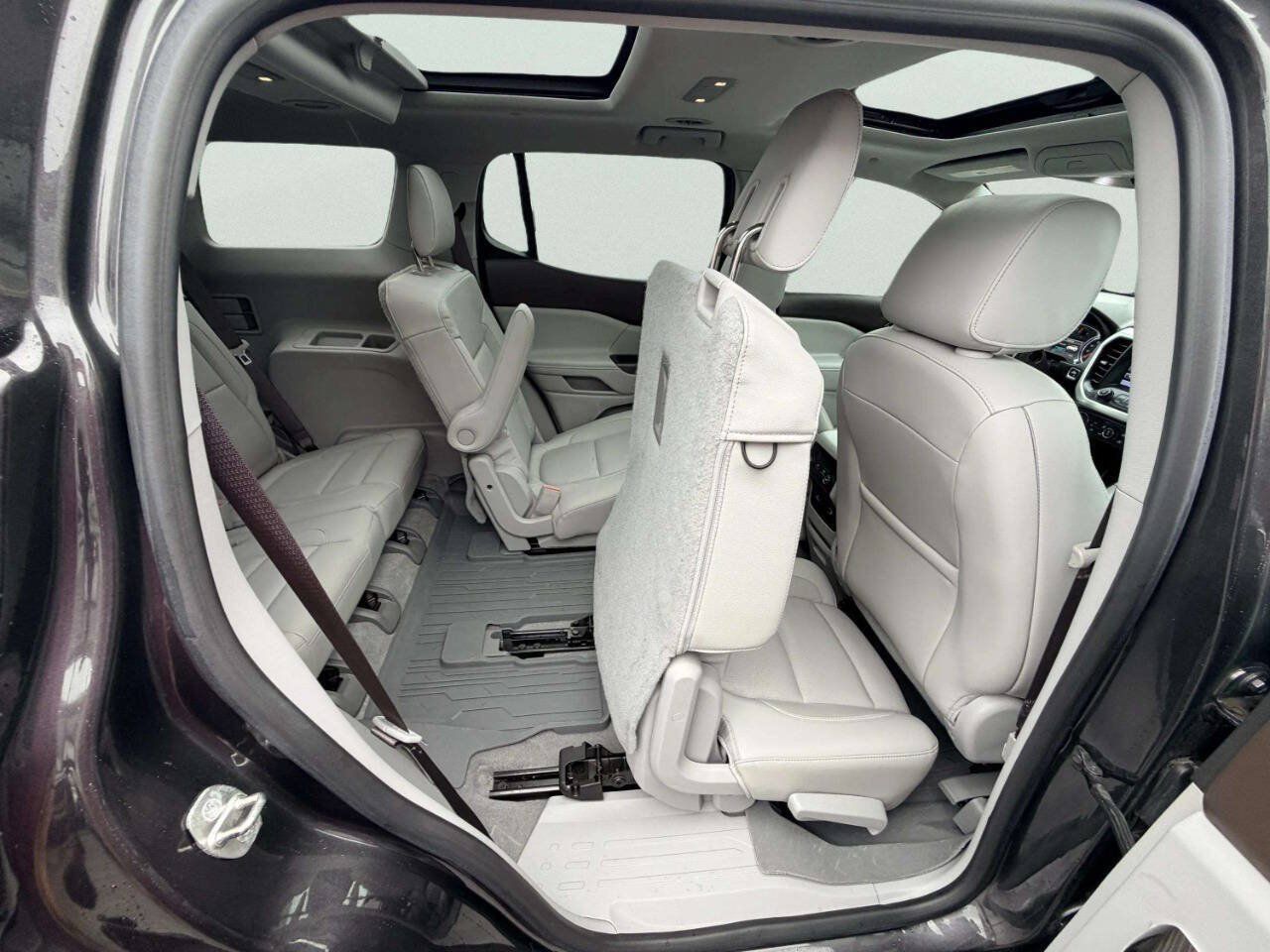 Used 2017 GMC Acadia SLT w/ LPO, Floor Liner Package AWD/4WD image 27