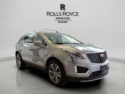 Used 2025 Cadillac XT5 Premium Luxury w/ Technology Package FWD image 3