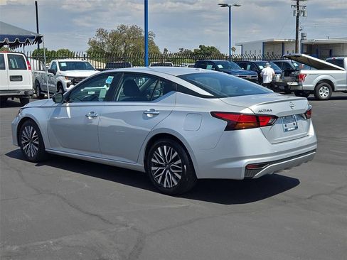 Used 2024 Nissan Altima 2.5 SV FWD image 31