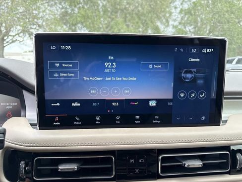Certified 2023 Lincoln Nautilus AWD w/ Premium Package image 23