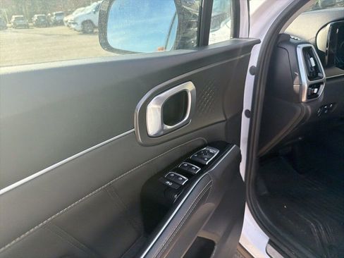 Used 2023 Kia Sorento SX image 16