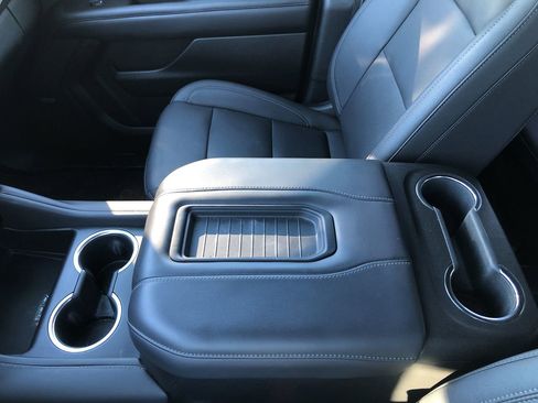 Used 2022 Chevrolet Tahoe Z71 w/ Z71 Off-Road Package image 19