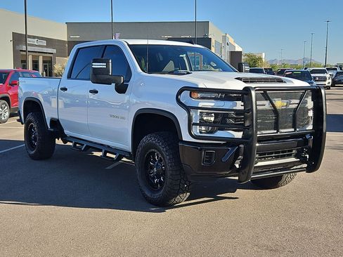 Used 2024 Chevrolet Silverado 2500 Custom w/ Custom Value Package AWD/4WD image 7