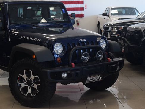 Used 2013 Jeep Wrangler Rubicon w/ PWR Convenience Group AWD/4WD image 9