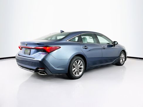 Used 2021 Toyota Avalon XLE image 9