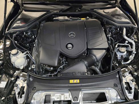 Used 2024 Mercedes-Benz E 350 4MATIC Sedan image 9