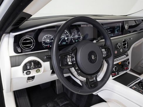 Used 2022 Rolls-Royce Ghost w/ Ghost Package AWD/4WD image 23