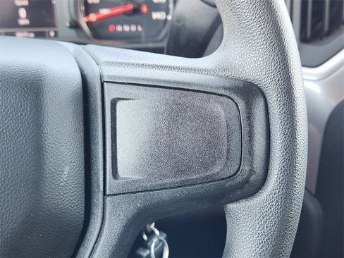 Used 2022 Chevrolet Silverado 1500 Custom image 27