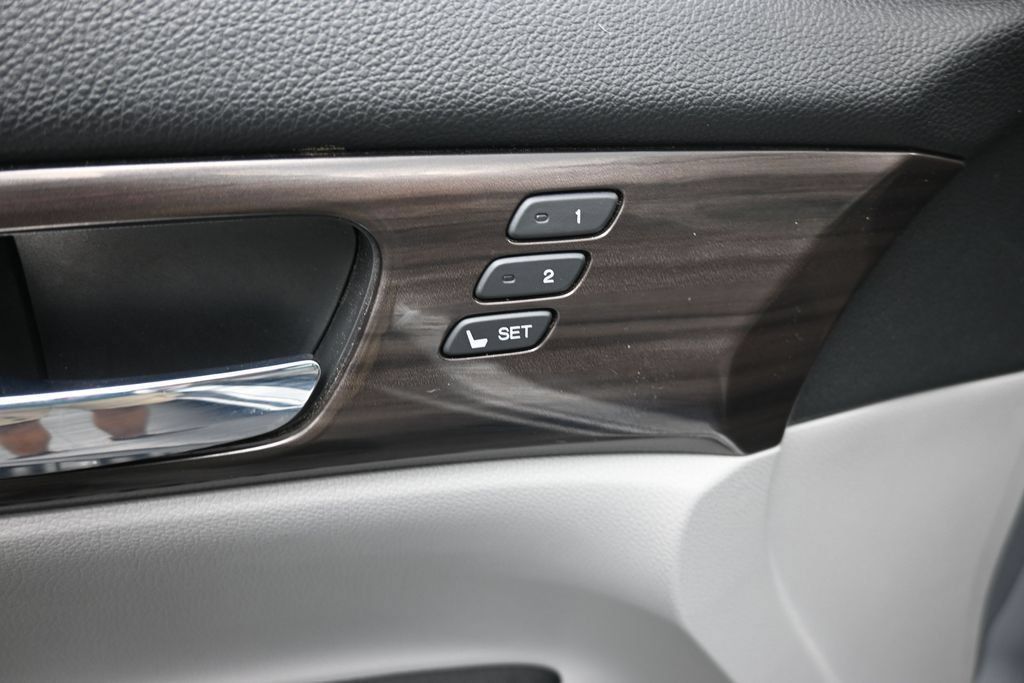 Used 2016 Honda Accord EX-L image 23