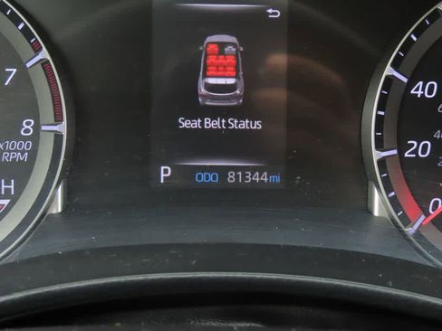 Used 2020 Toyota Highlander LE image 26