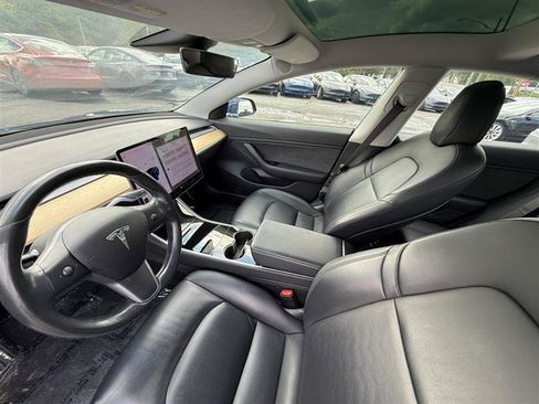 Used 2018 Tesla Model 3 Long Range RWD image 12