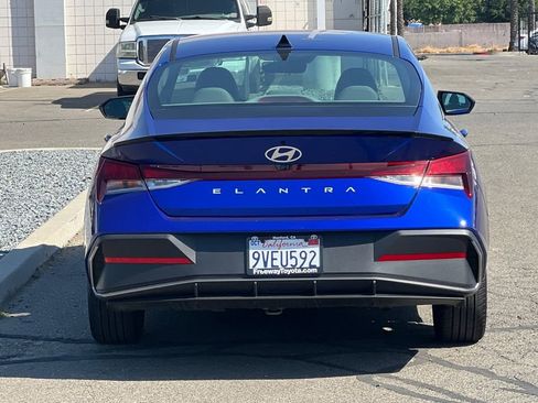 Used 2025 Hyundai Elantra Sport FWD image 6
