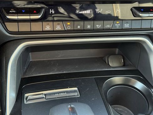 Used 2025 MAZDA CX-90 3.3 Turbo w/ Select Package image 13