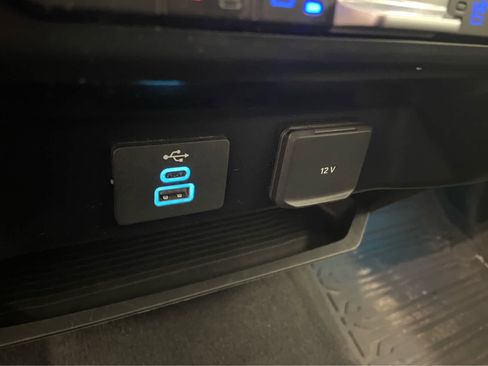 Used 2023 Ford F250 Lariat w/ Sport Appearance Package image 43