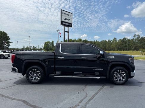 Used 2026 GMC Sierra 1500 SLT AWD/4WD image 2