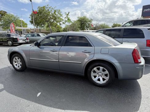 Used 2006 Chrysler 300 Touring image 4