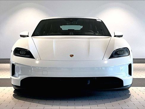 Used 2025 Porsche Taycan image 13