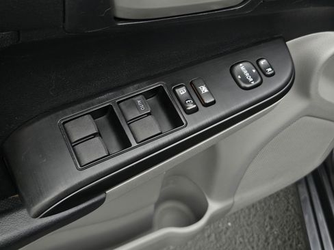 Used 2012 Toyota Camry LE image 9