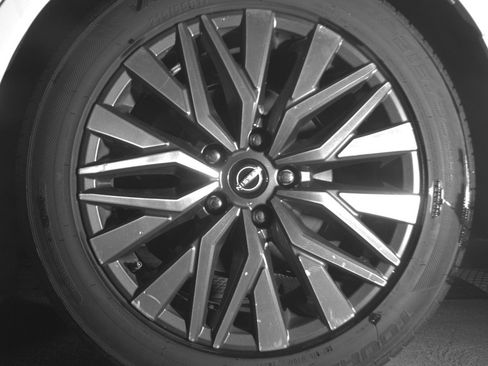 Used 2025 Nissan Altima 2.5 SV FWD image 14