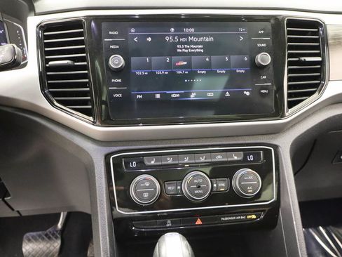 Used 2023 Volkswagen Atlas SE w/ Panoramic Sunroof Package FWD image 10