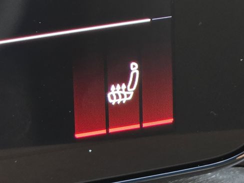 Certified 2025 Audi Q5 Premium w/ Convenience Package image 19