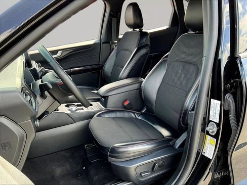 Certified 2024 Ford Escape ST-Line AWD/4WD image 21