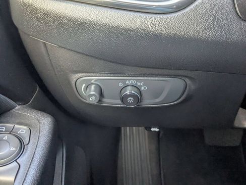 Used 2023 Chevrolet Equinox RS AWD/4WD image 16