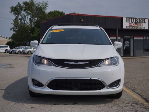 Used 2020 Chrysler Pacifica Touring-L Plus w/ Tire & Wheel Group FWD image 2