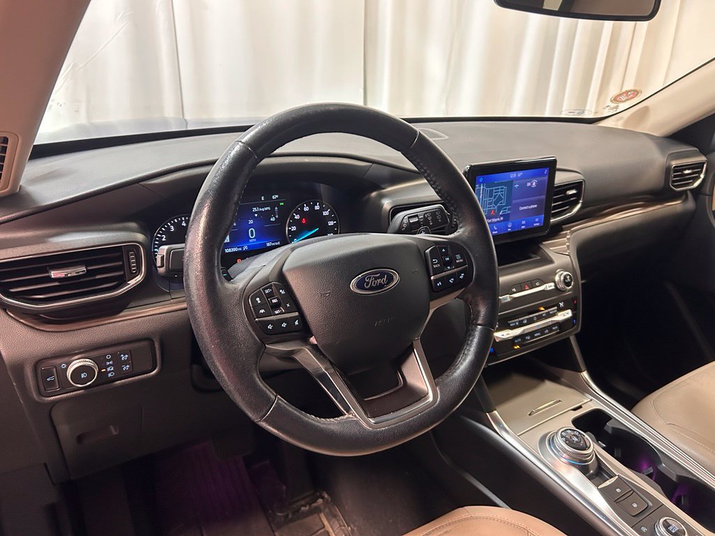 Used 2020 Ford Explorer Limited AWD/4WD image 3