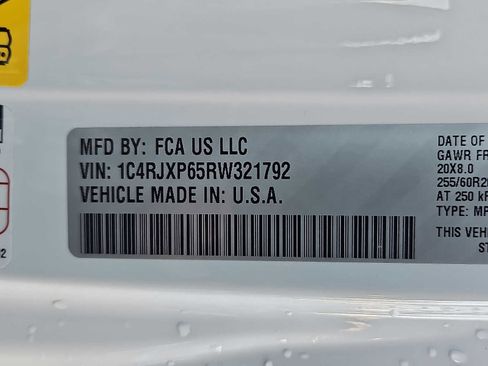 Used 2024 Jeep Wrangler Sahara image 29