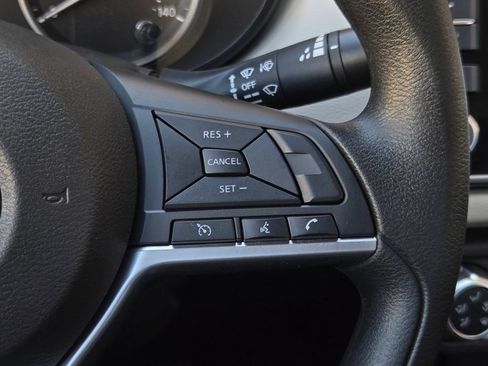 Used 2021 Nissan Versa SV FWD image 21