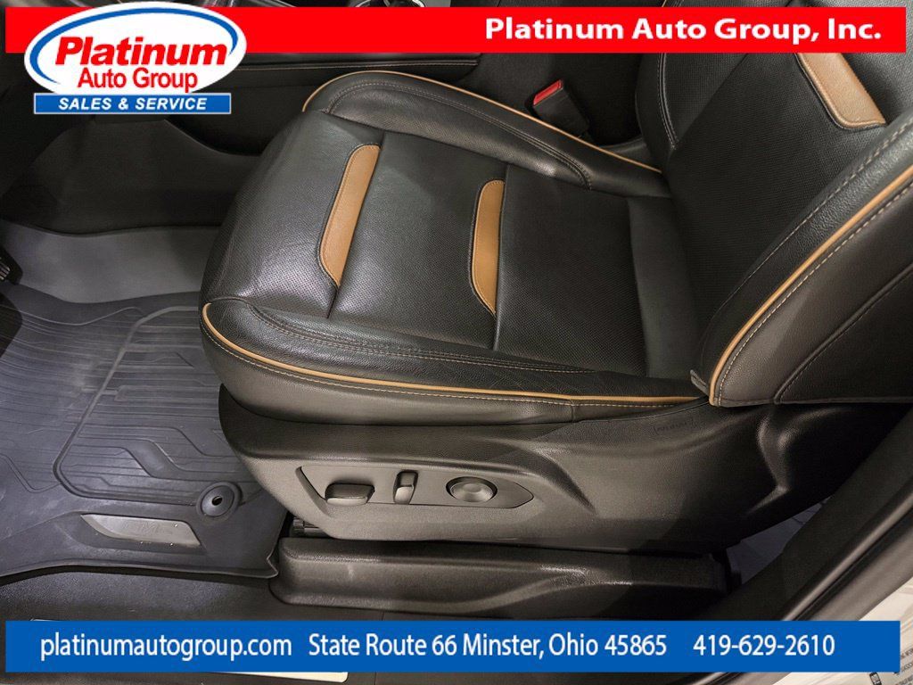 Used 2023 GMC Yukon AT4 AWD/4WD image 11