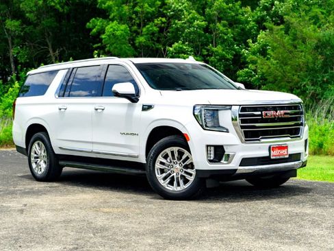 Used 2023 GMC Yukon XL SLT w/ SLT Luxury Package AWD/4WD image 1