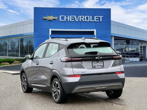 Used 2023 Chevrolet Bolt EUV Premier w/ Sun & Sound Package image 3