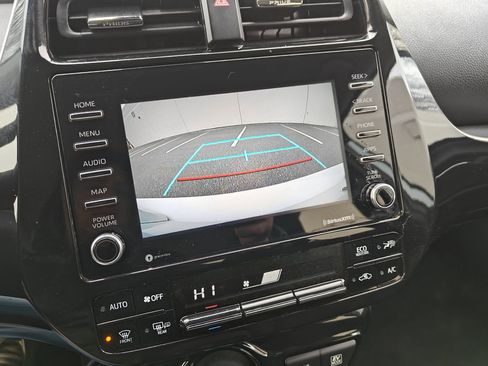 Used 2021 Toyota Prius LE image 20