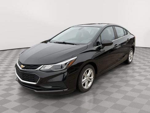 Used 2016 Chevrolet Cruze LT w/ Convenience Package image 3