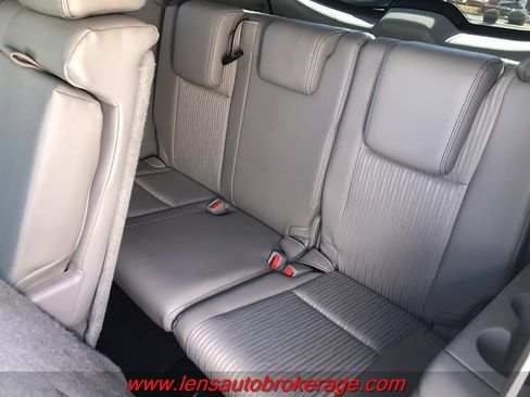 Used 2017 Toyota Highlander Plus image 18