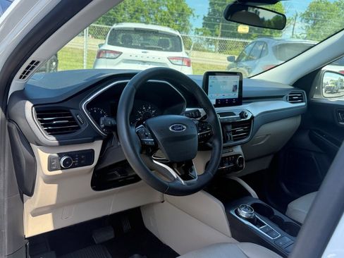 Used 2022 Ford Escape SEL AWD/4WD image 12