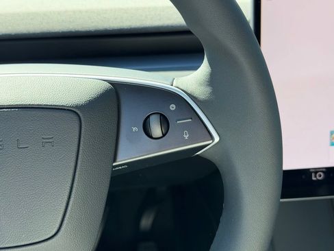 Used 2026 Tesla Model Y 2WD image 17