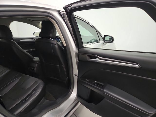Used 2018 Ford Fusion Titanium AWD/4WD image 27